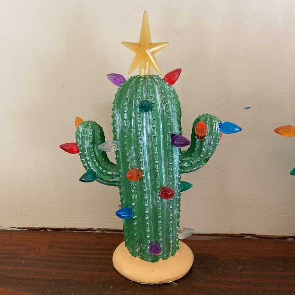 Cactus Christmas Tree with Lights - Picture 13 of 17